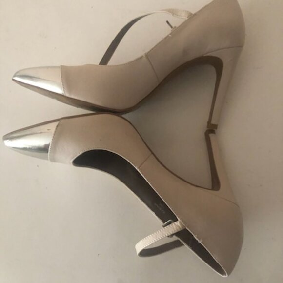 TAHARI Sabina nude and silver tip heels shoes 7.5 - Picture 6 of 8